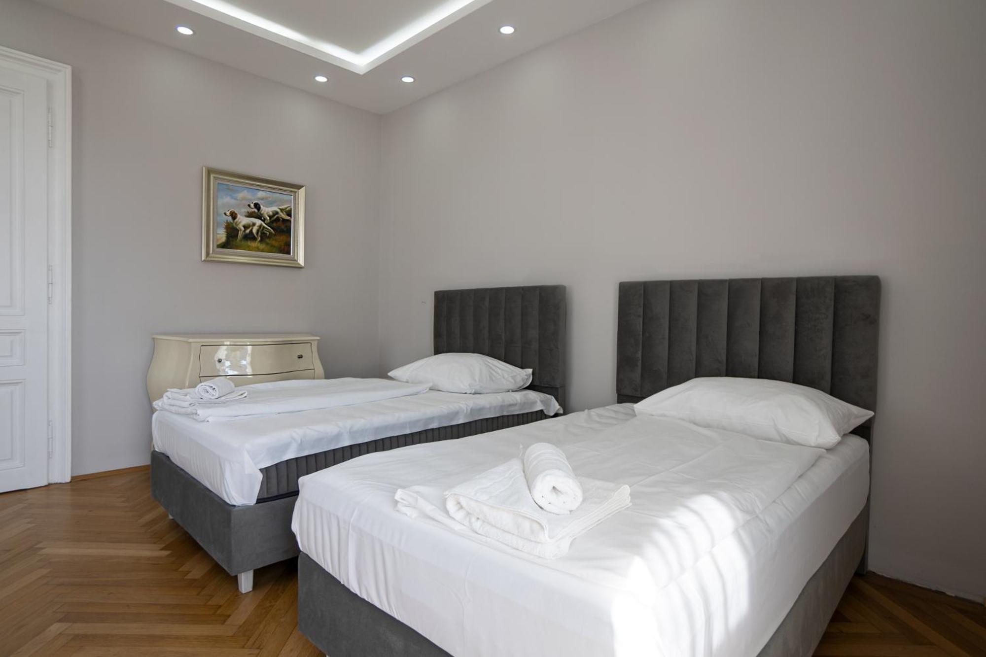 Charming 2-Room Apartment With Balcony, 15 Min To Center Vienna Exterior photo