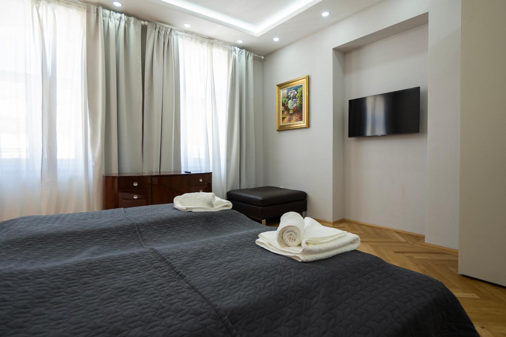 Charming 2-Room Apartment With Balcony, 15 Min To Center Vienna Exterior photo